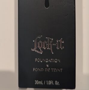 Kat Von D lock-it Foundation 30mL